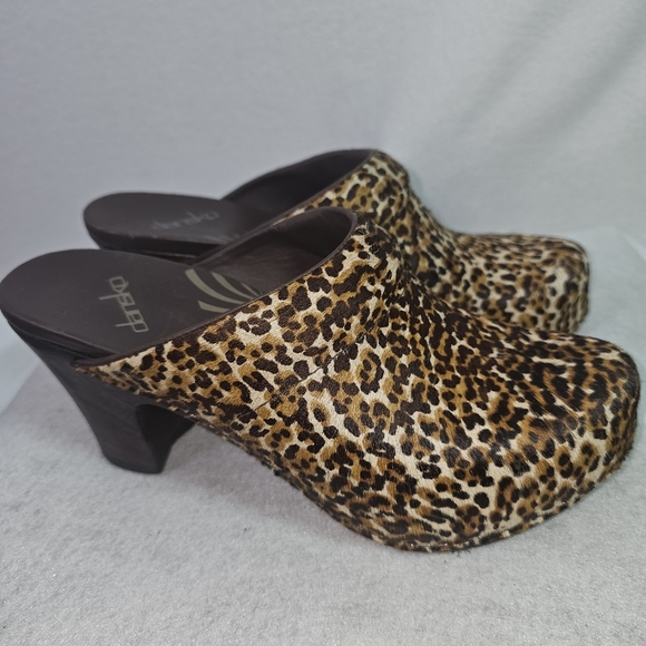 Dansko Rae Leopard Pony Hair Clogs Sz 38(8) Faux Fur - Picture 3 of 9